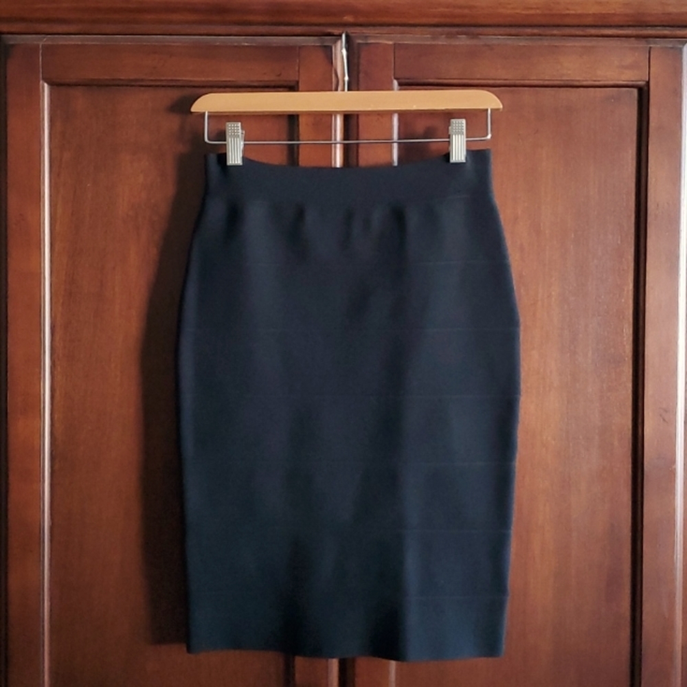 Romeo + Juliet Couture Black Pencil Skirt